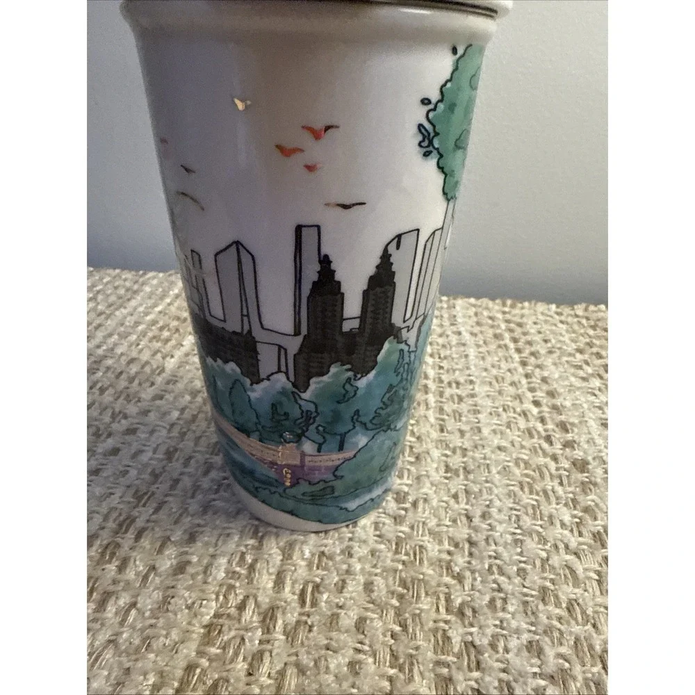 Starbucks NYC Central Park Skyline 12 OZ Ceramic Travel Tumbler 2017 Lid/Tea